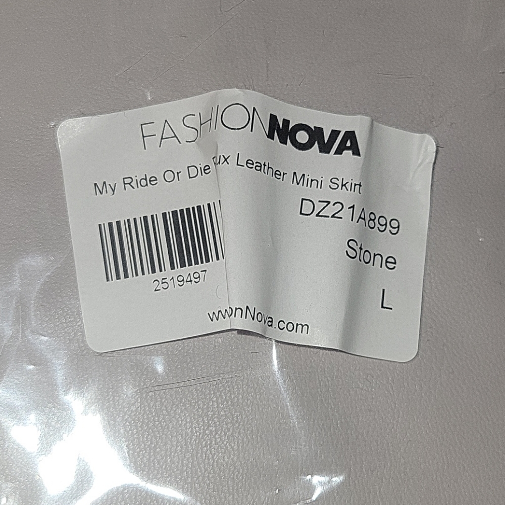 BRAND NEW MINI SKIRT